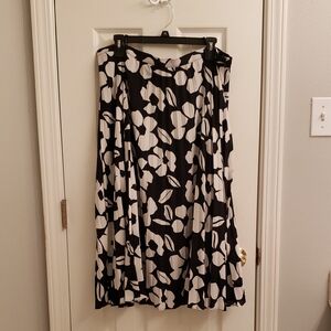 Tahari Elegant Black and White Floral Skirt by Authur S. Levine